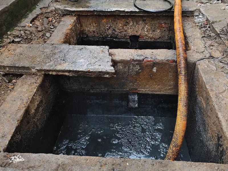 南农大清理化粪池